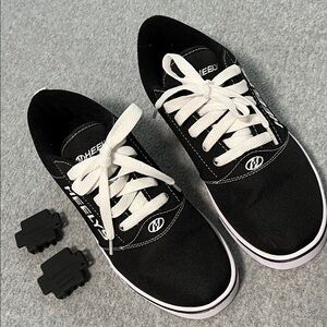 Heelys Pro 20 HES10393 Shoes Youth Boys Size 7 Black White